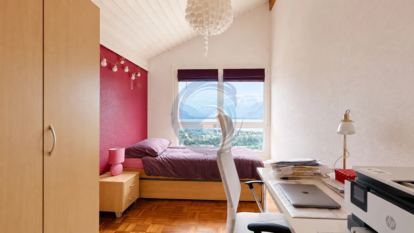 Charming Semi-Detached Villa with Lake View - Photo 17 of 21