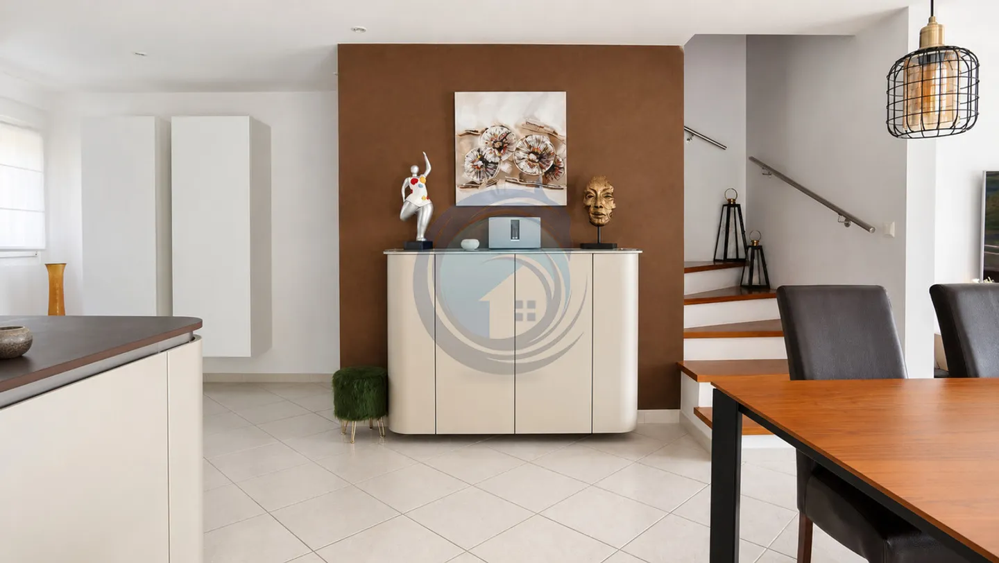 Charming Semi-Detached Villa with Lake View - Photo 11 of 21
