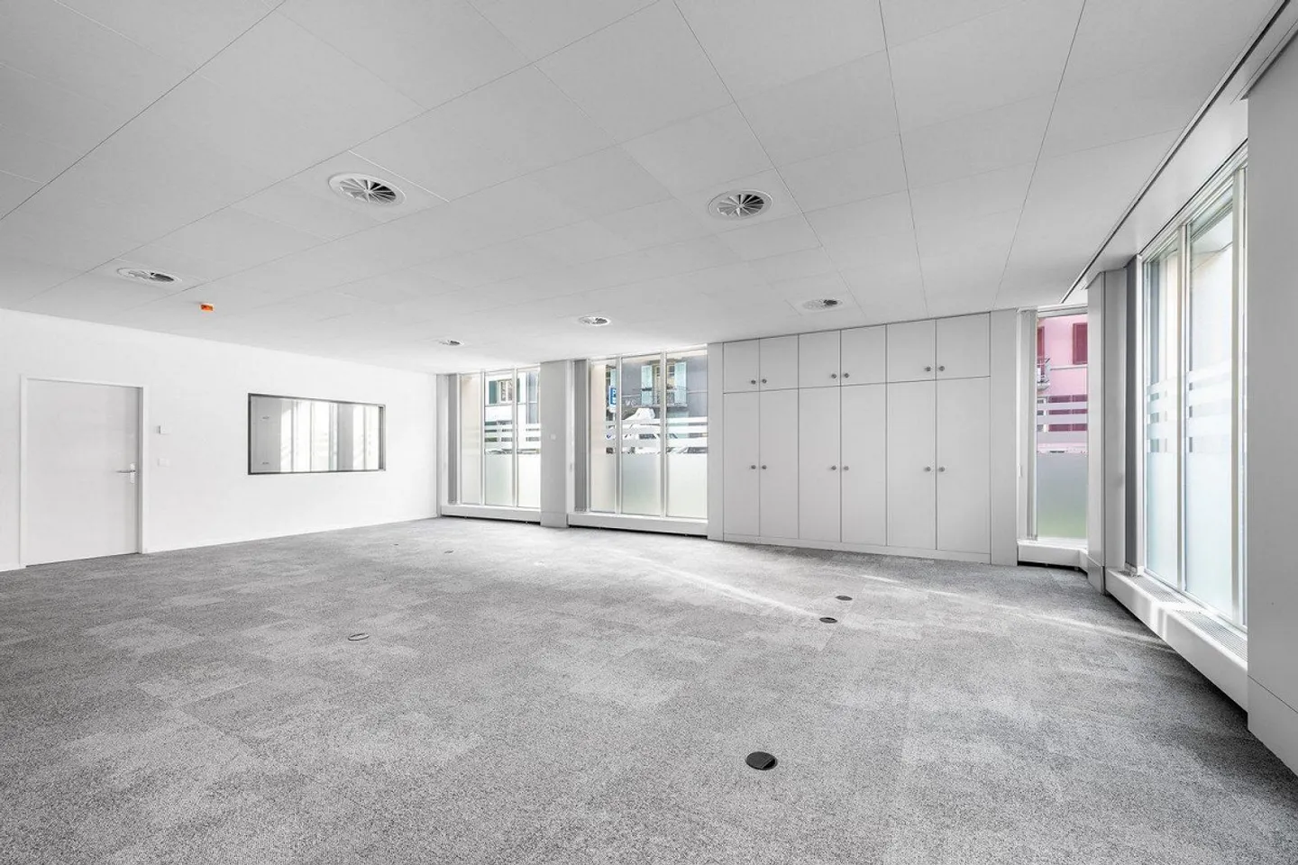 Espace de bureau temporaire dans un emplacement privilégié - 31.03.2027 - Photo 5 sur 10