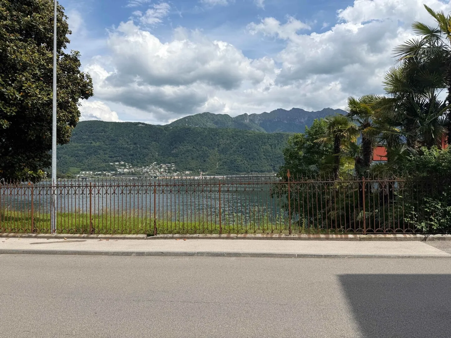 Gemütliche 1,5-Zimmer-Wohnung mit Seeblick in Melide - Foto 1 von 8