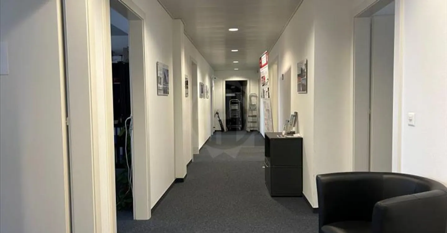 Office space for rent - Photo 3 of 6