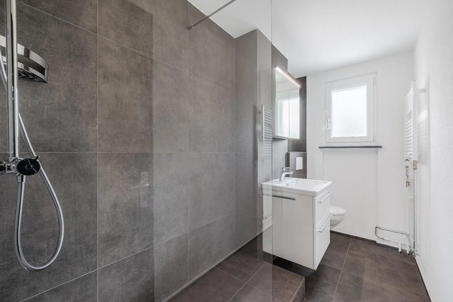 Moderne helle 4 Zi. Wohnung mit Weitblick in Gossau 🏠🌞 - Foto 2 von 11