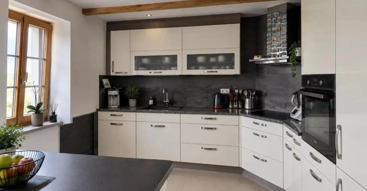 Spacieux Duplex de 5,5 pièces avec deux places de parc incluses - Foto 3 di 8