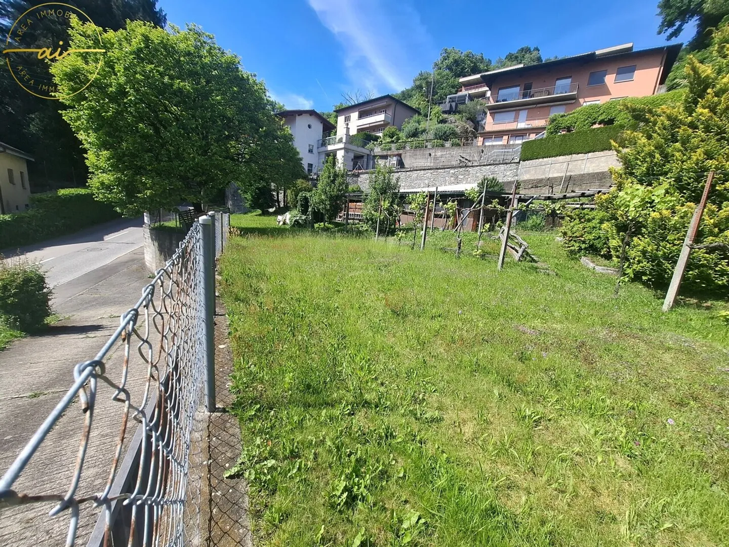 SCHÖNES BAULAND MIT SEEBLICK IN SONVICO - Foto 2 von 6