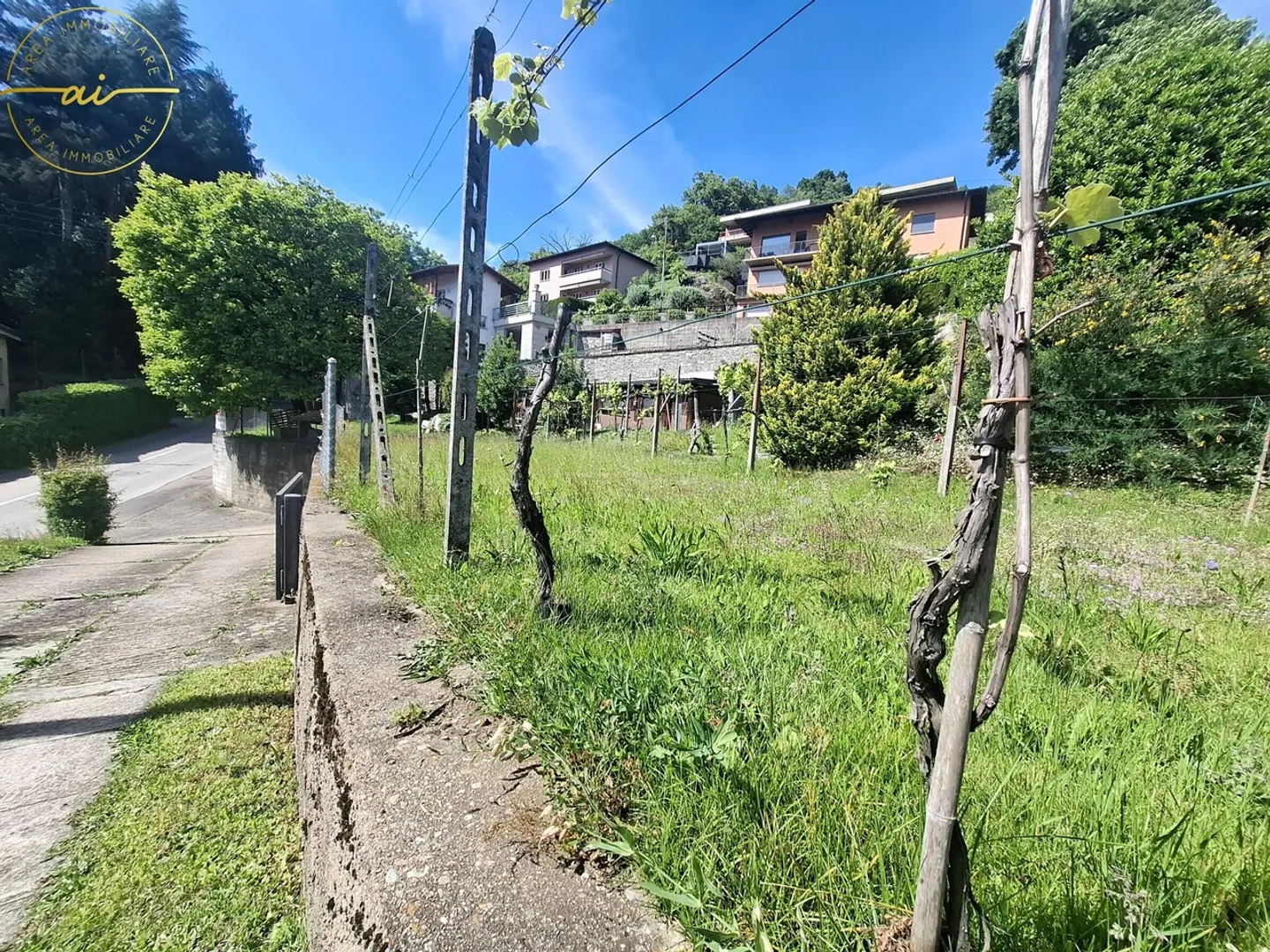 SCHÖNES BAULAND MIT SEEBLICK IN SONVICO - Foto 3 von 6
