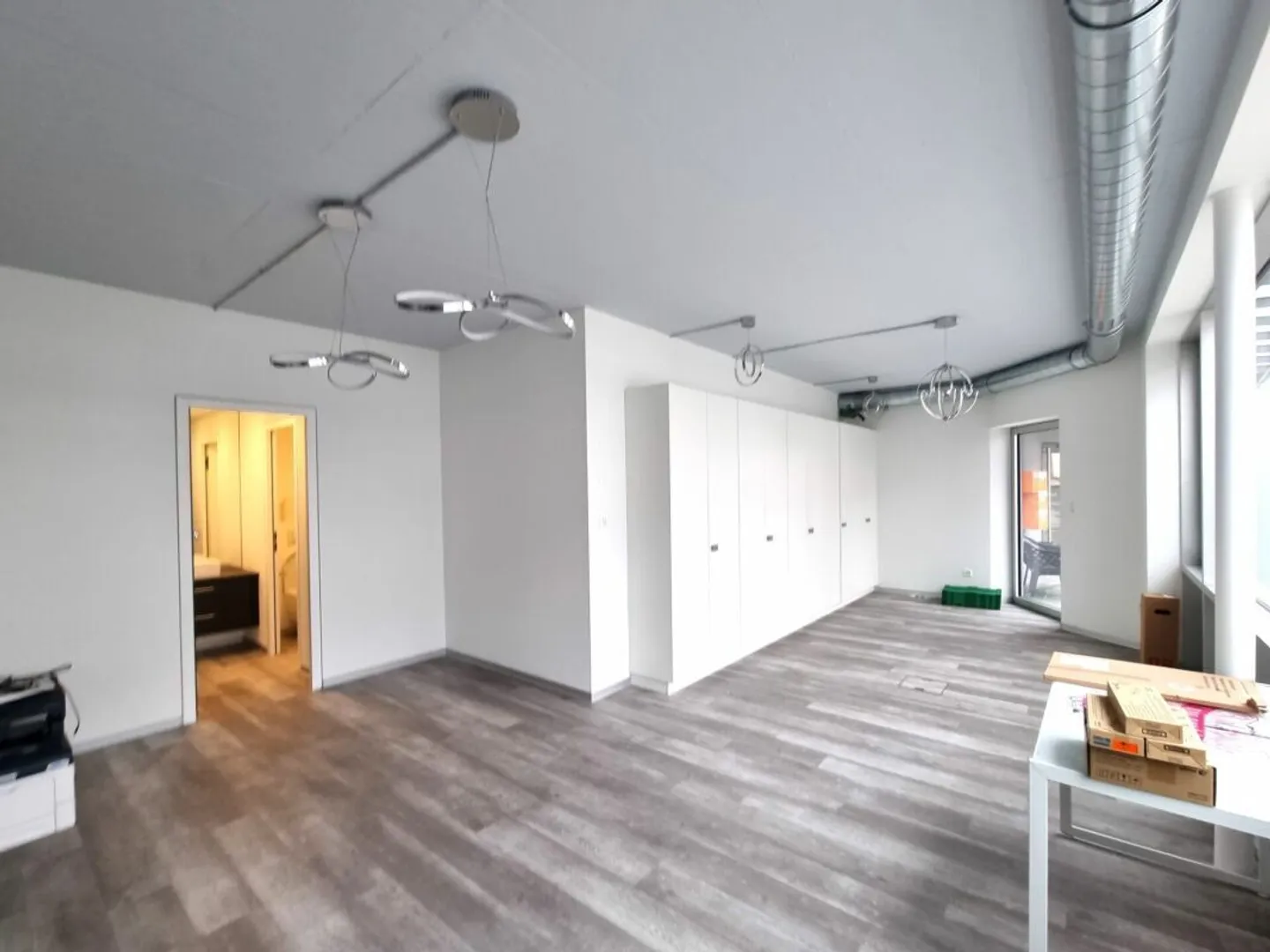 Commercial space in the center of Fully - Photo 2 of 5