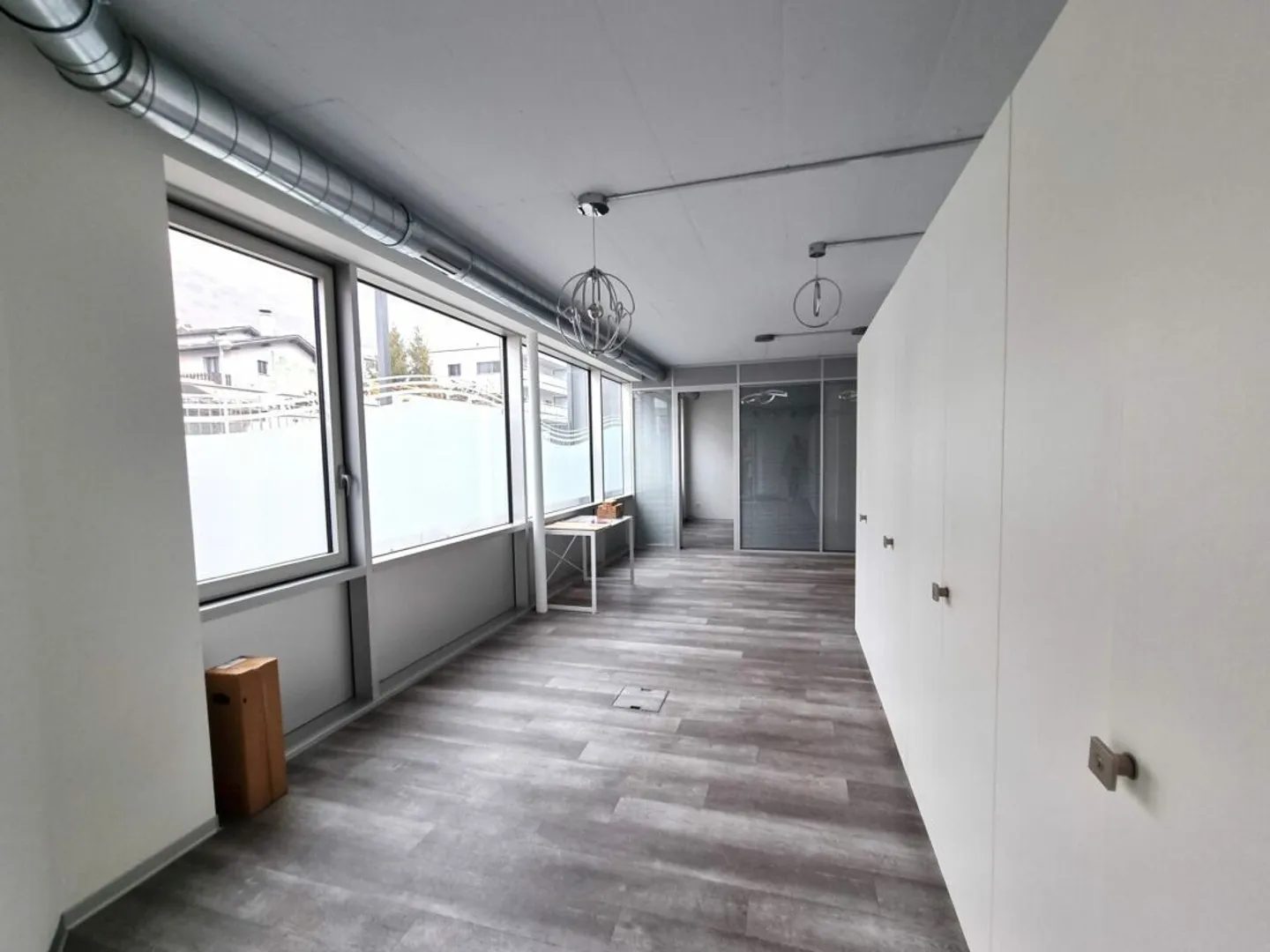 Commercial space in the center of Fully - Photo 3 of 5