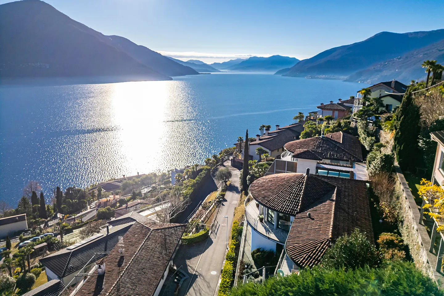 Villa di Lusso con Vista Lago - Foto 7 di 14