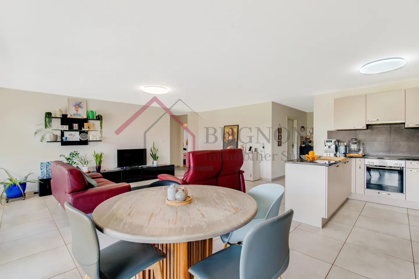Appartement de 4,5 pièces avec Loggia - Photo 3 sur 14