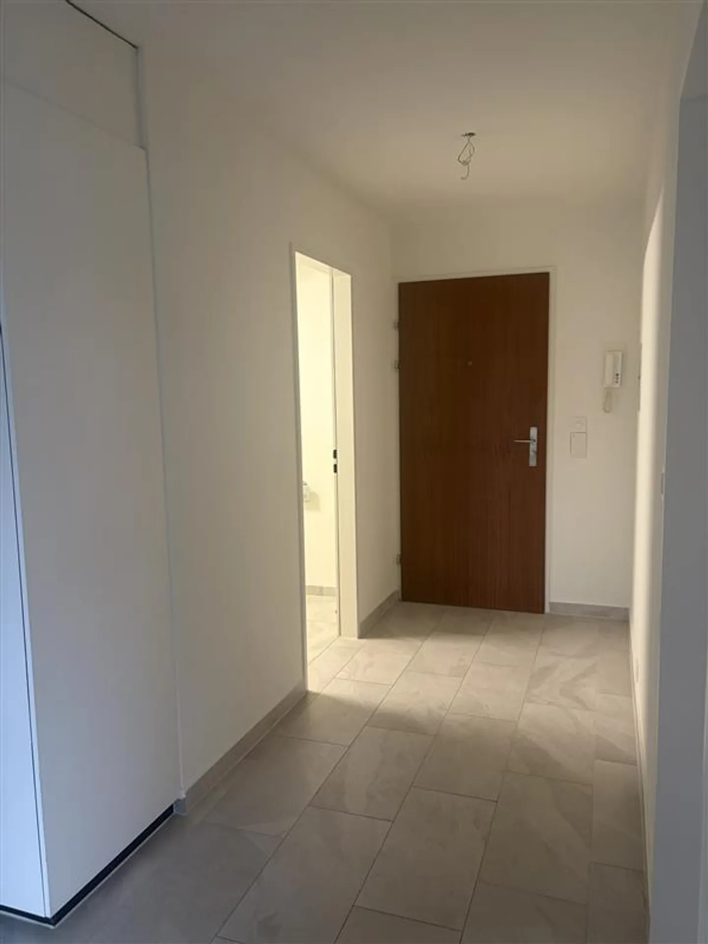 Spacious 3-room apartment with a view over Reinach - Photo 6 of 8
