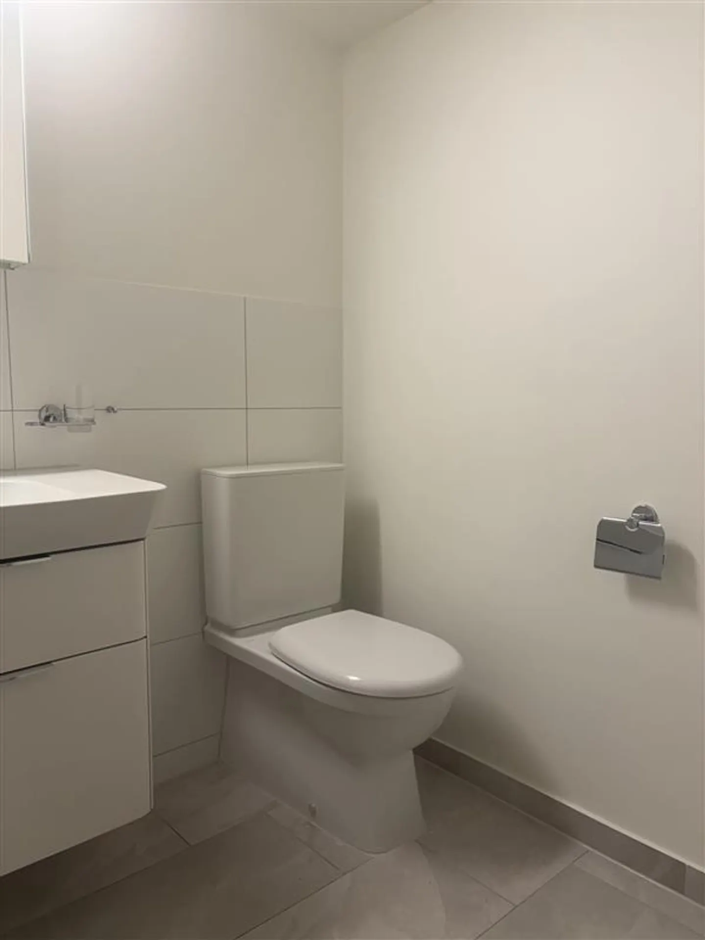 Spacious 3-room apartment with a view over Reinach - Photo 7 of 8