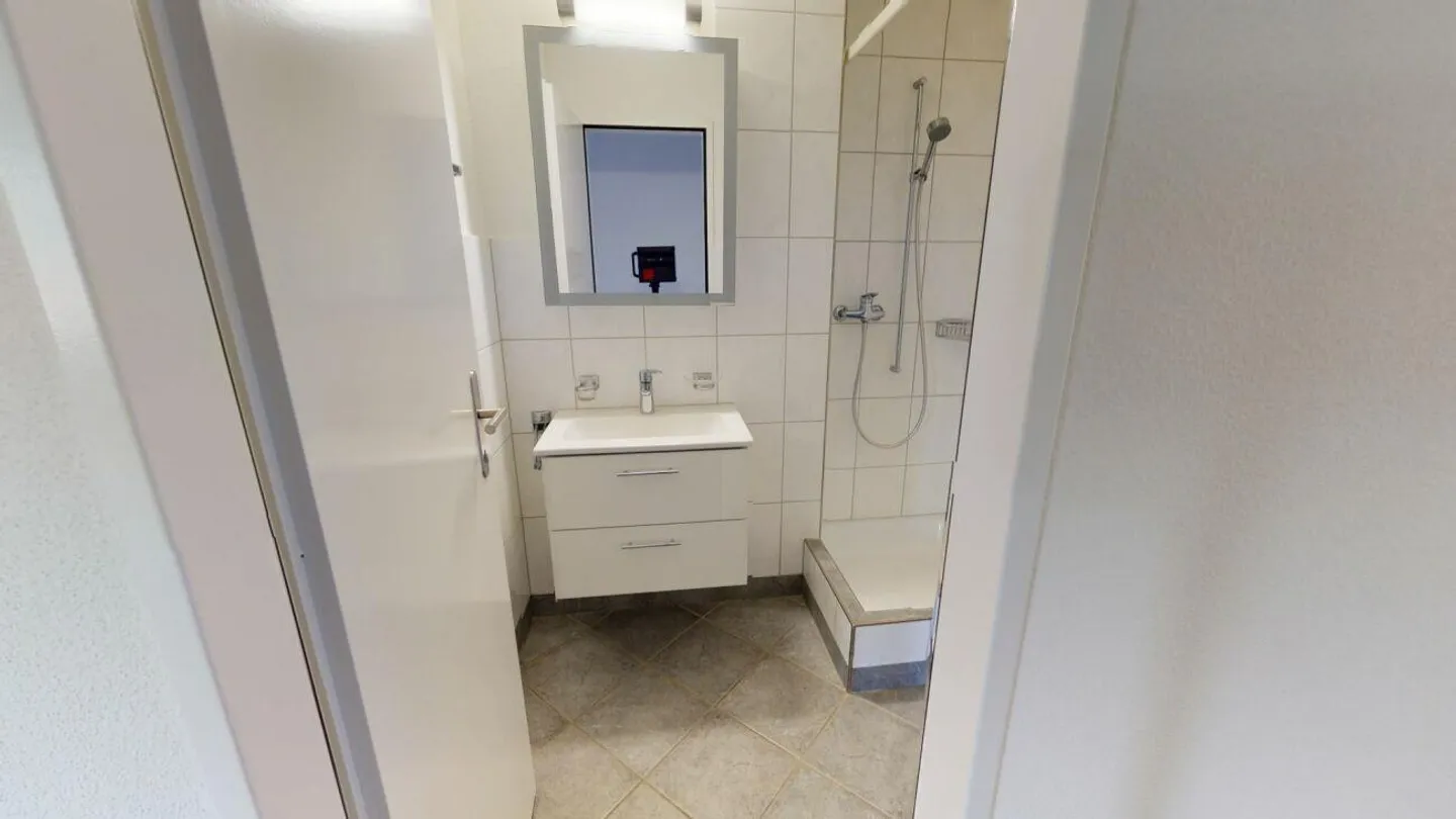 APPARTAMENTO CENTRALE 4.5 STANZE A UZWIL - Foto 3 di 11