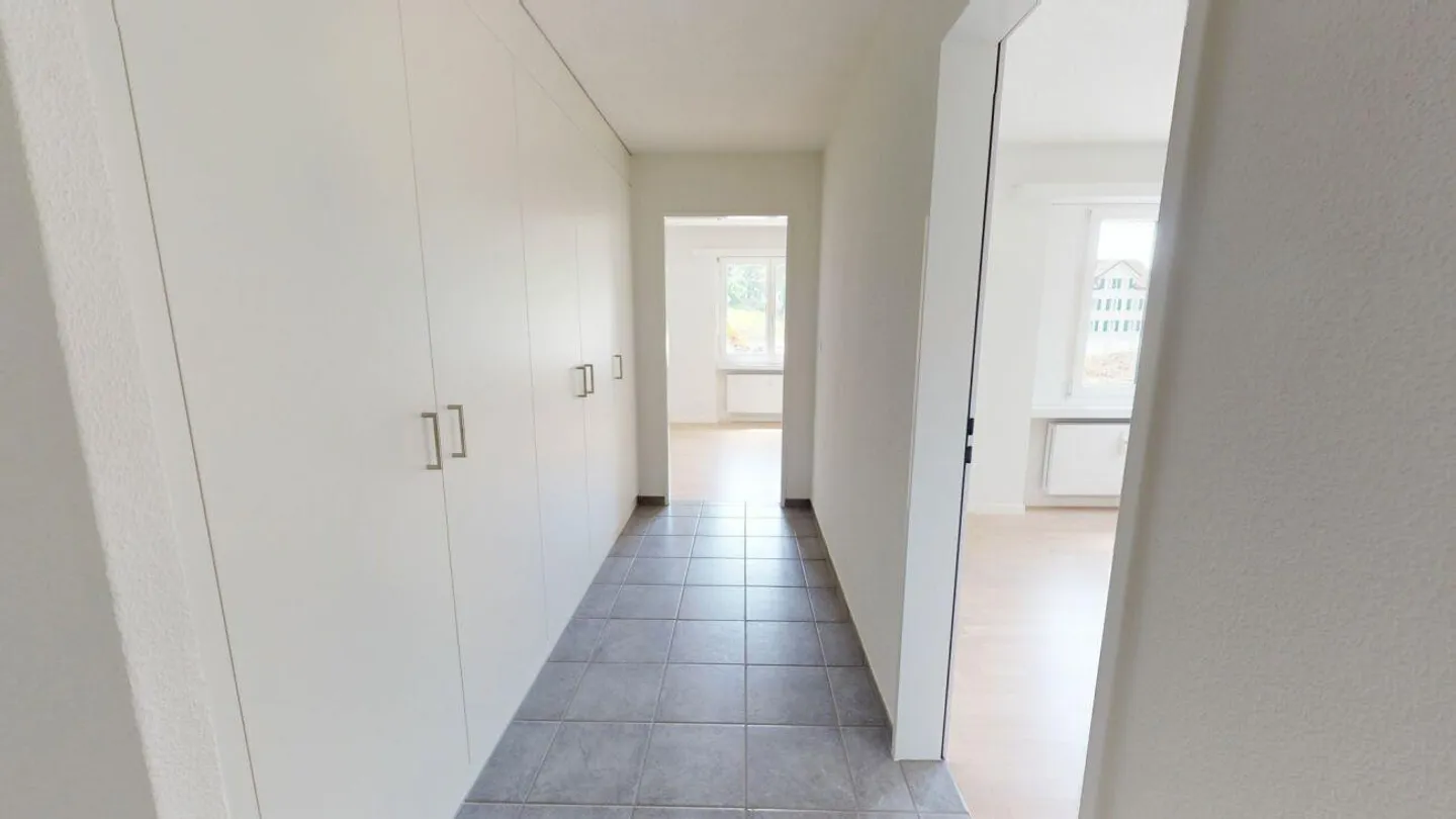 APPARTAMENTO CENTRALE 4.5 STANZE A UZWIL - Foto 8 di 11