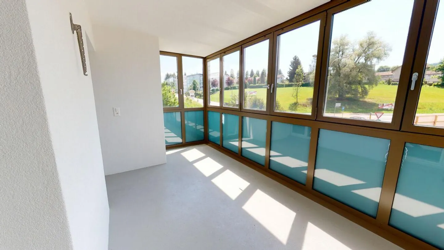 APPARTAMENTO CENTRALE 4.5 STANZE A UZWIL - Foto 9 di 11