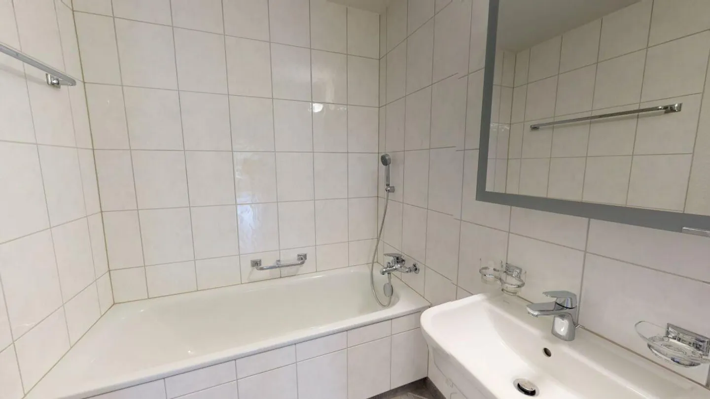 APPARTAMENTO CENTRALE 4.5 STANZE A UZWIL - Foto 4 di 11