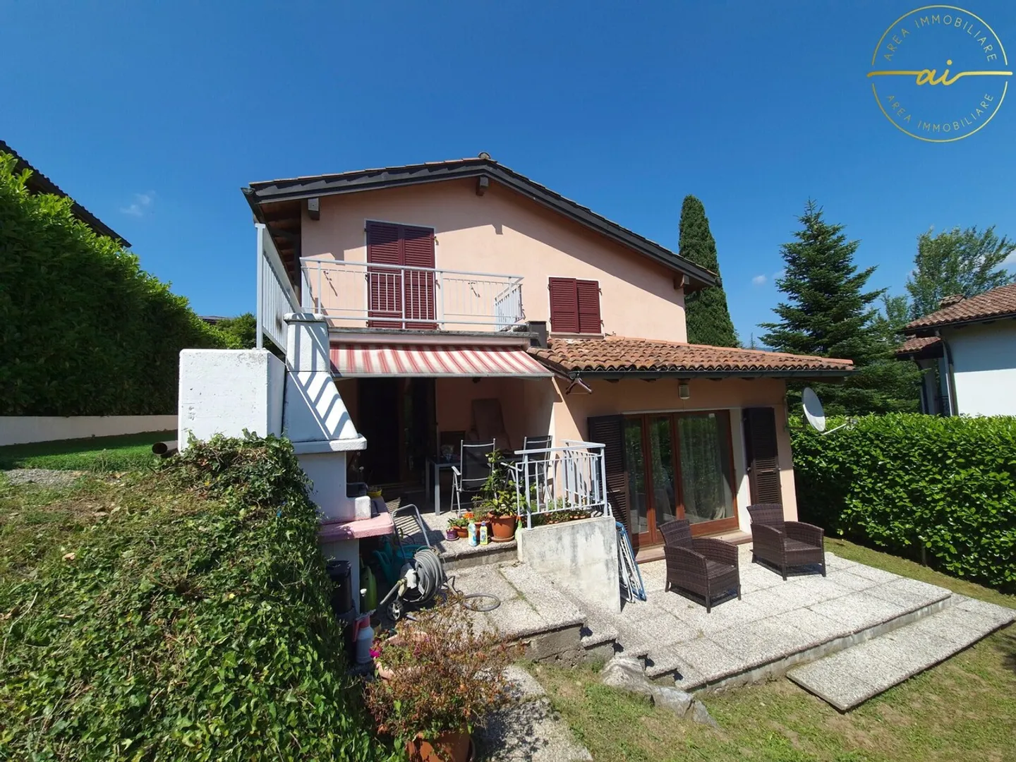 Casa Familiare con Giardino - Foto 3 di 12