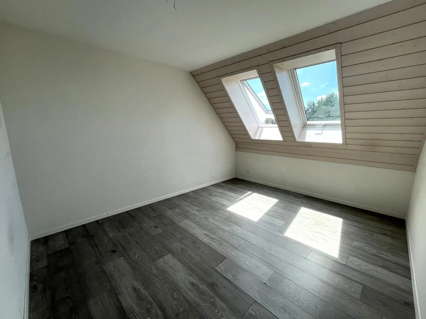 Magnificent 3.5-room duplex with large balcony in Poliez-le-Grand - Photo 3 of 6