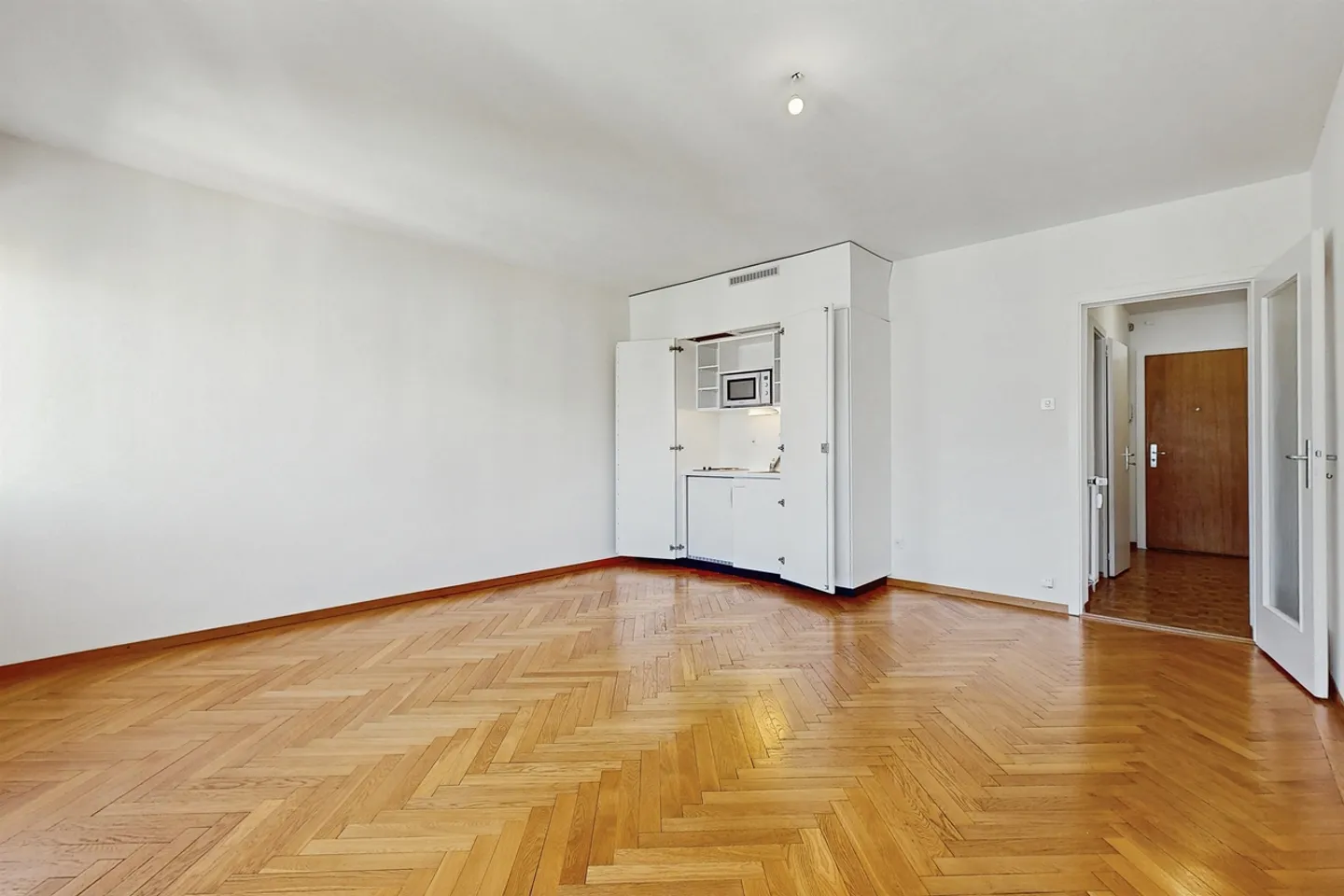 Charming 1-room bright apartment - CDD 31.12.2026 - Photo 2 of 10