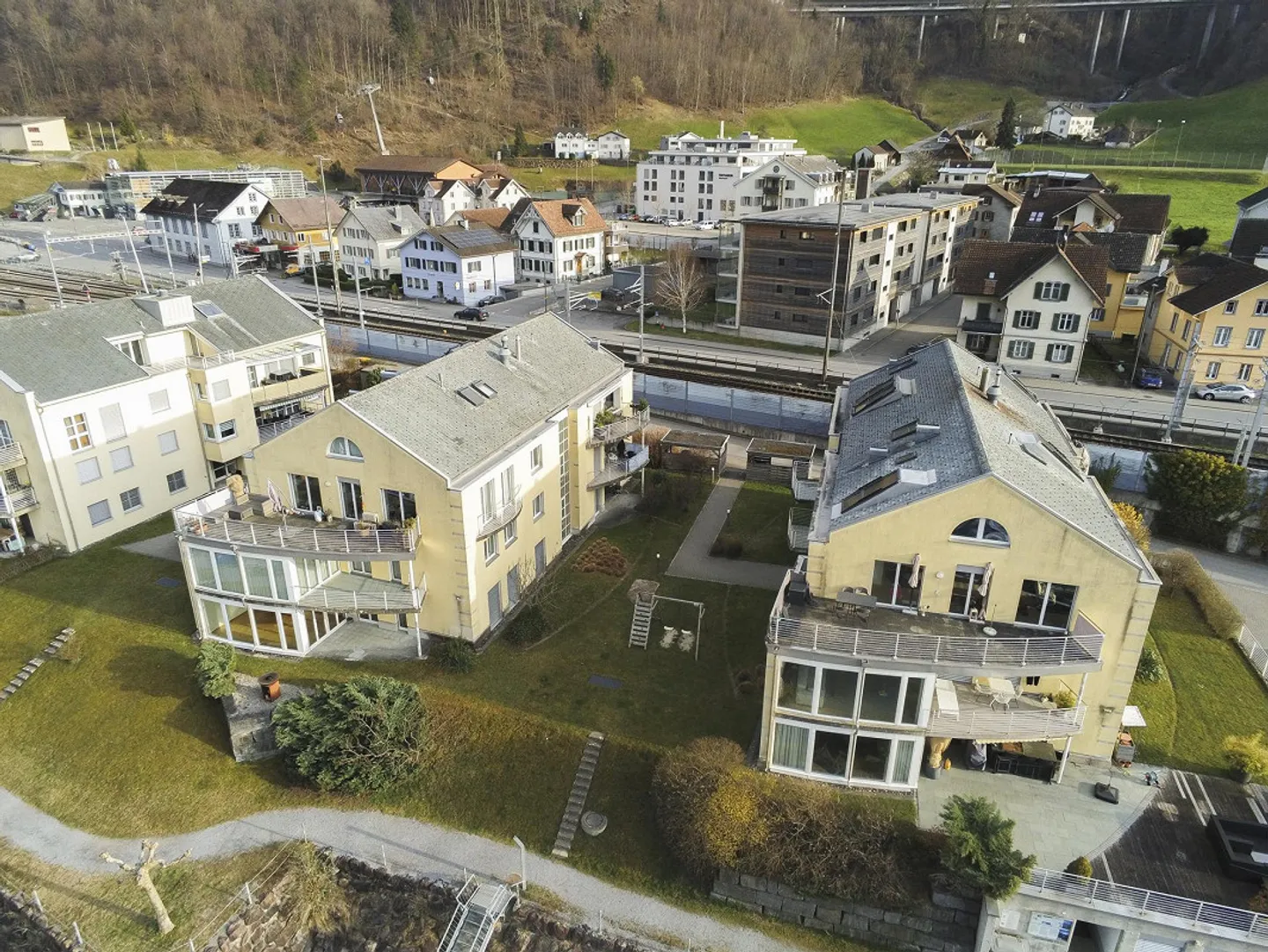 Appartement lumineux de 3½ pièces directement au bord du lac Walensee - Photo 9 sur 10