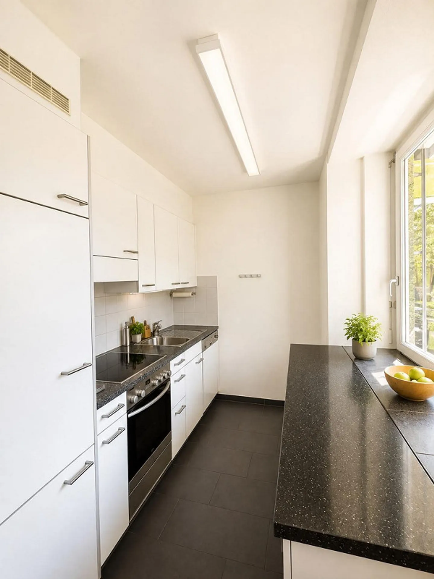 Furnished 2-Room Apartment in Basel - Photo 4 of 7