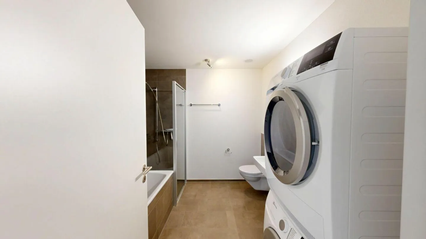 Charmant Appartement Attique - Photo 2 sur 9