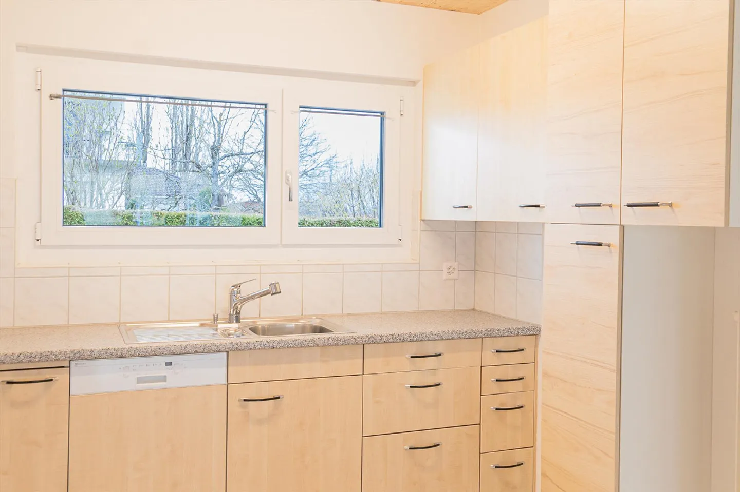 Idyllische 4.5-Zimmerwohnung mit Garten - Foto 3 von 17