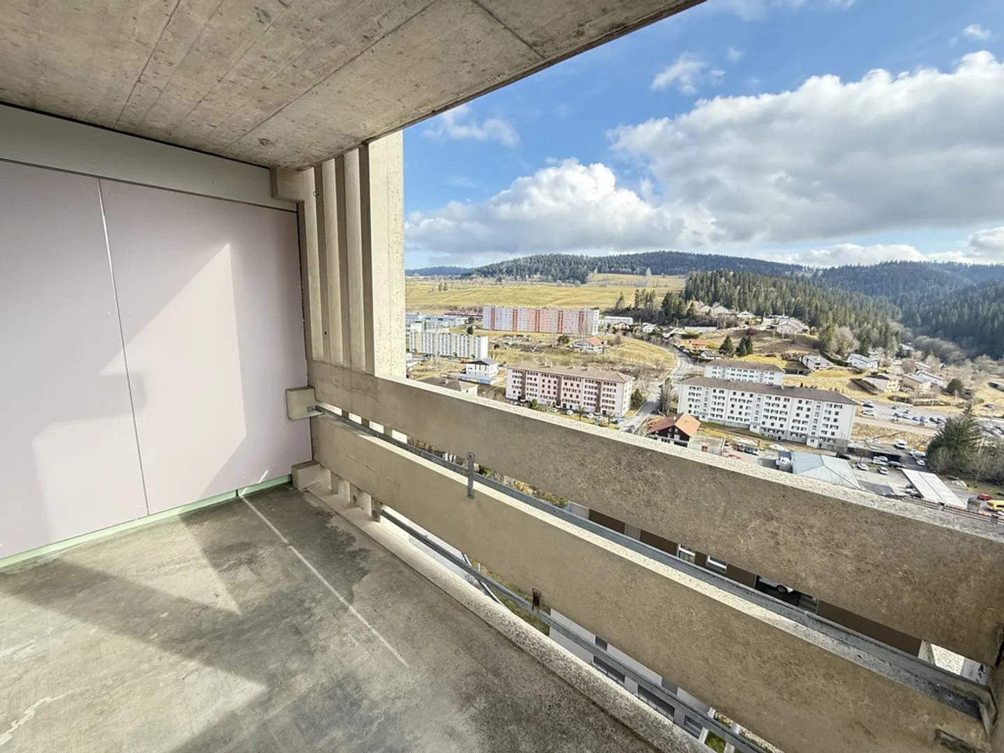 A stunning view - 3 months of net rent offered - Photo 1 of 11