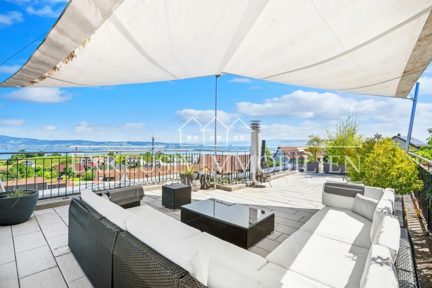 Aussergewöhnliche Villa mit Seesicht - Foto 3 von 7