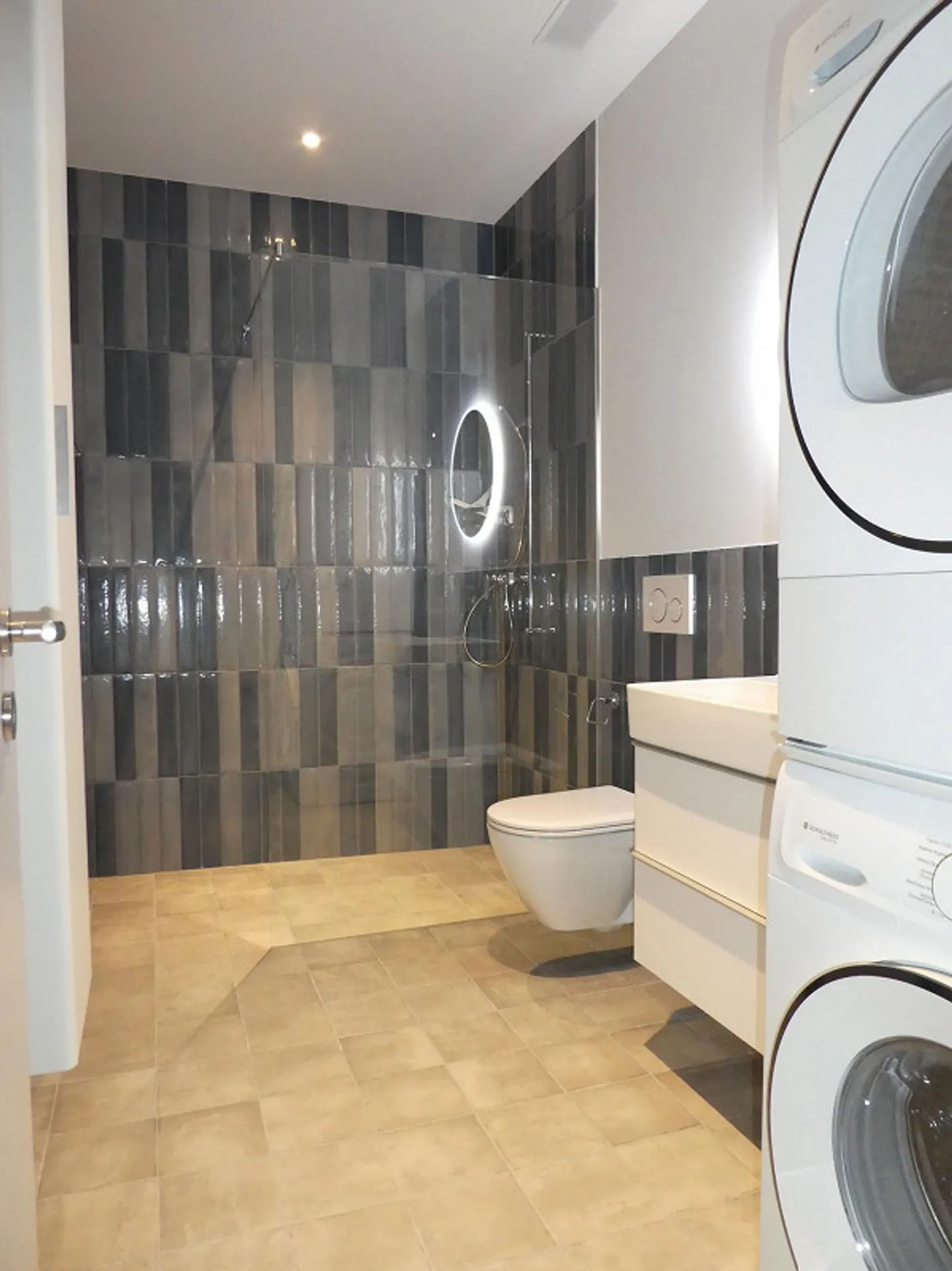 Moderne Wohnung im Rheinfels - Foto 2 von 3