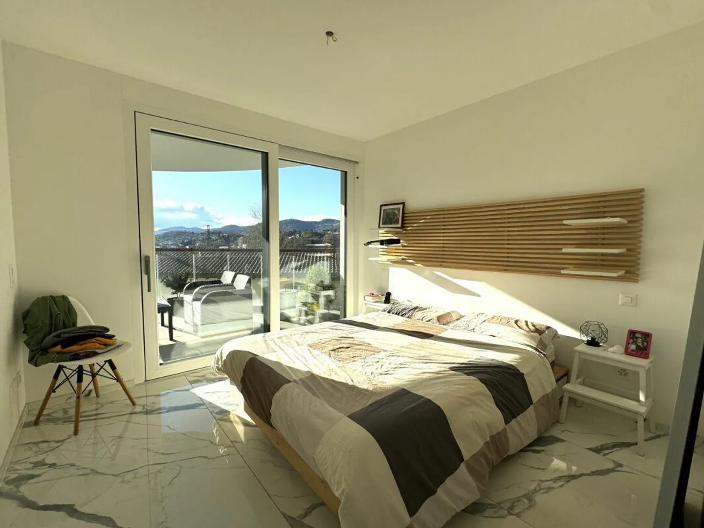 Helles 4,5-Zimmer-Wohnung mit schöner überdachter Terrasse - Foto 4 von 5