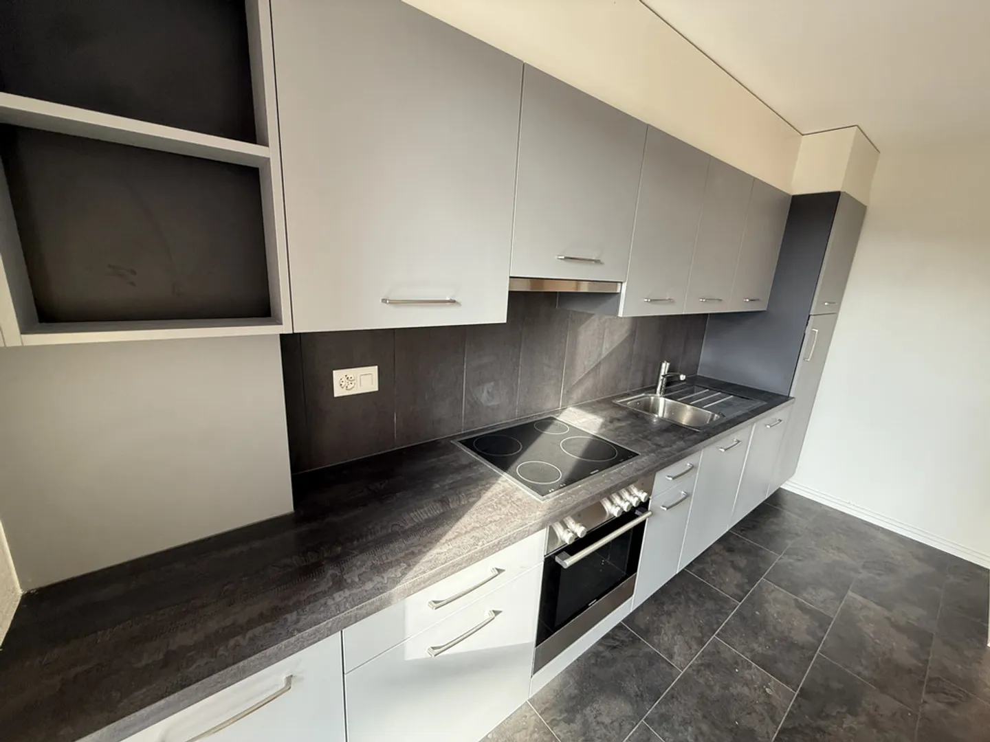 A stunning view - 3 months of net rent offered - Photo 6 of 11
