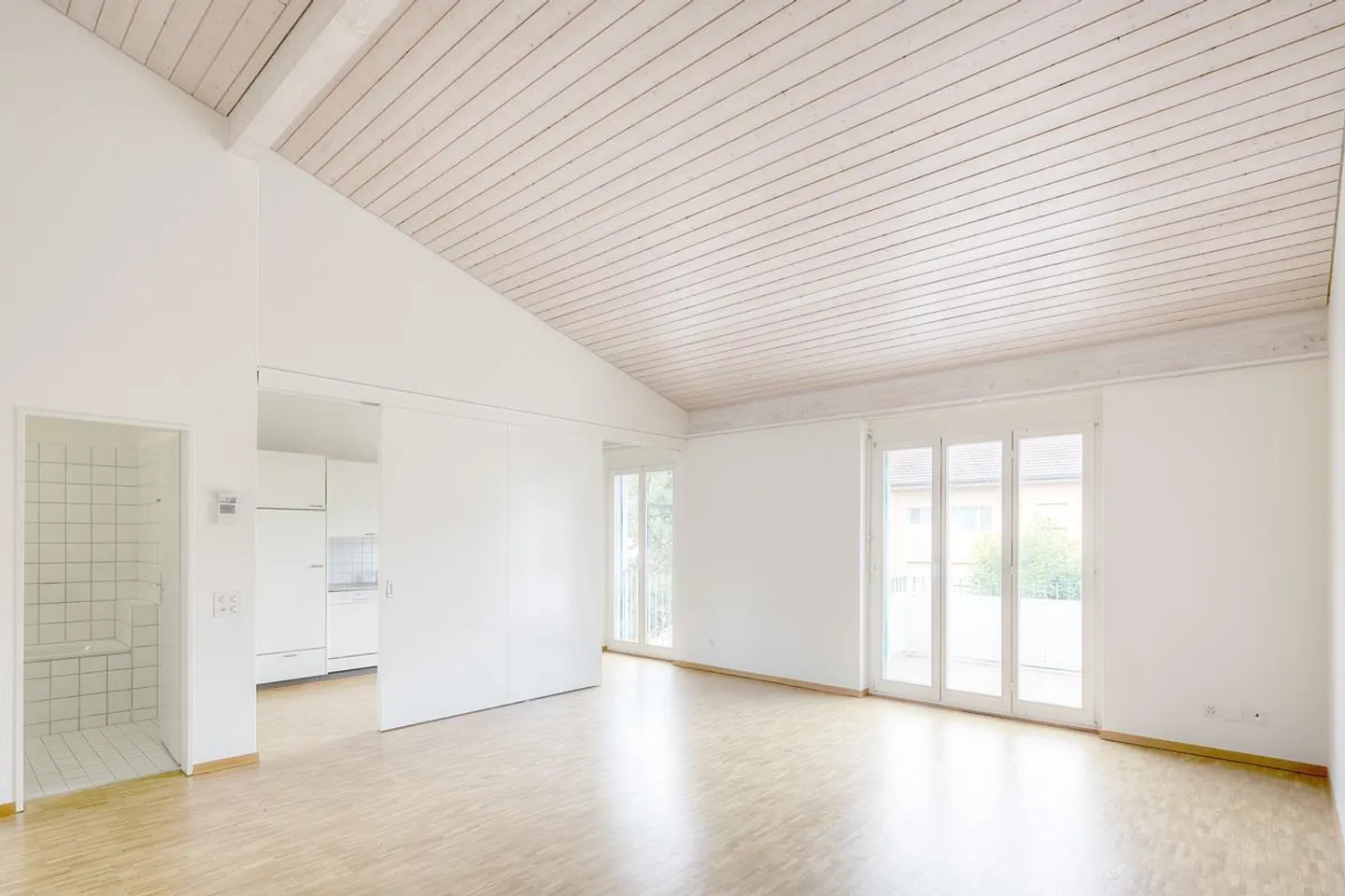 RENT WITHOUT DEPOSIT - Here you can relax! - Photo 2 of 11