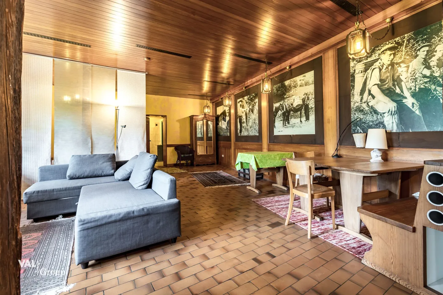 Casa plurifamiliare con ristorante - Foto 2 di 10