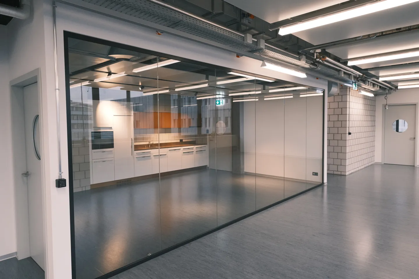 Attraktive Büro-, Labor- oder Produktionsfläche in Altstetten 405 m² - Foto 12 von 13