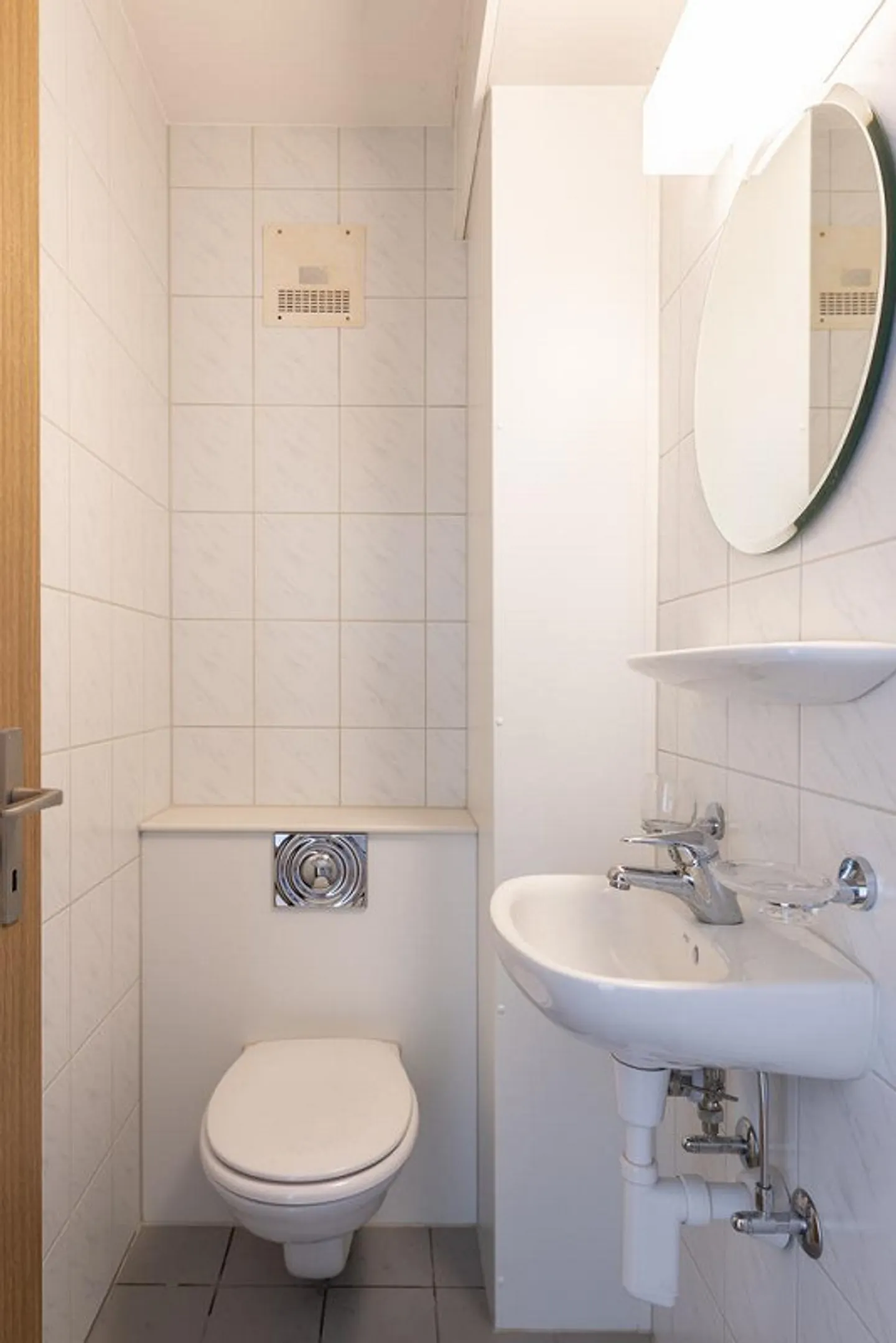 RENT WITHOUT DEPOSIT - central city apartment for connoisseurs - Photo 4 of 10