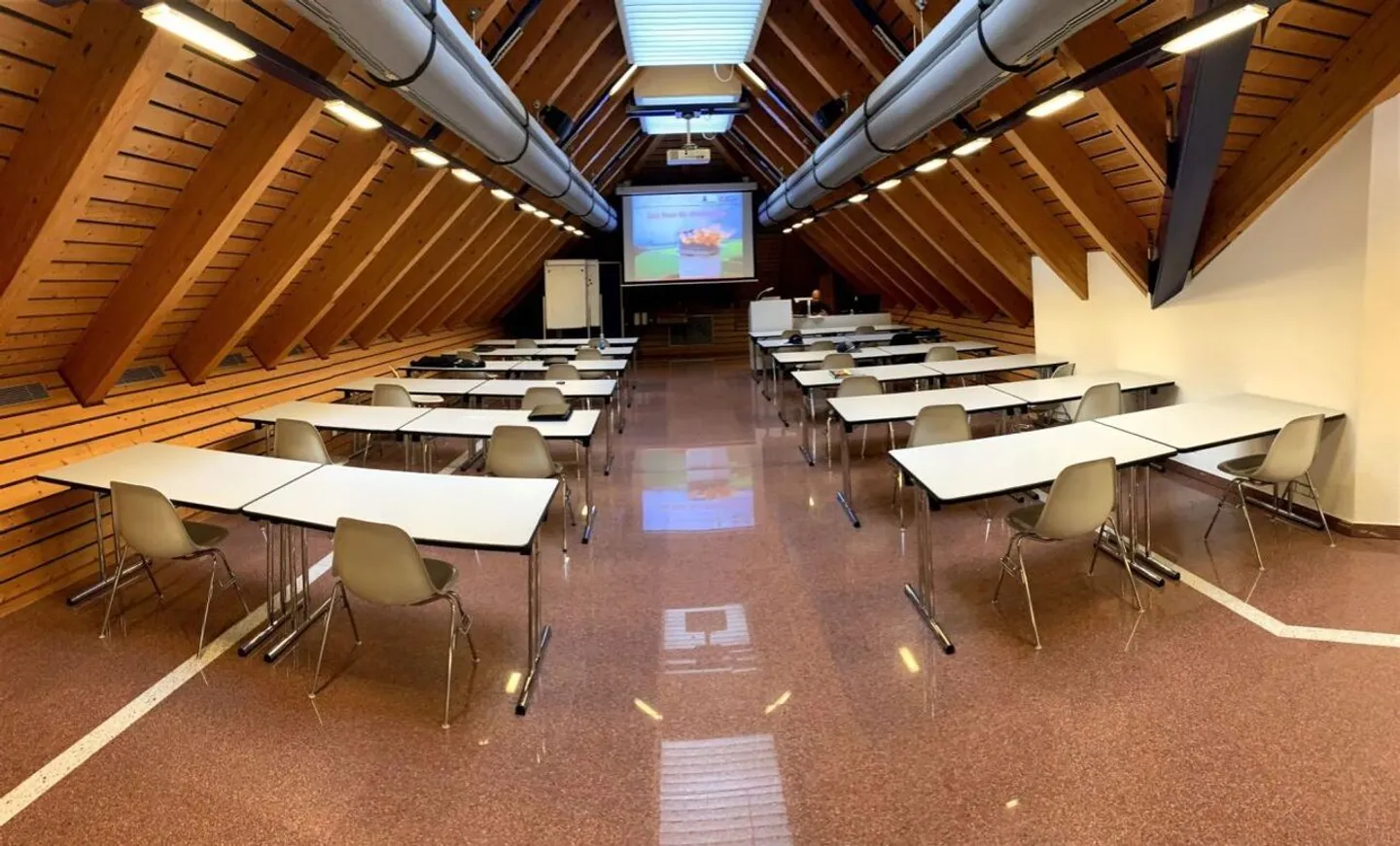 In un bellissimo parco, bel edificio di carattere, campus, fondazione 2'188 m2 a Losanna - Foto 9 di 13