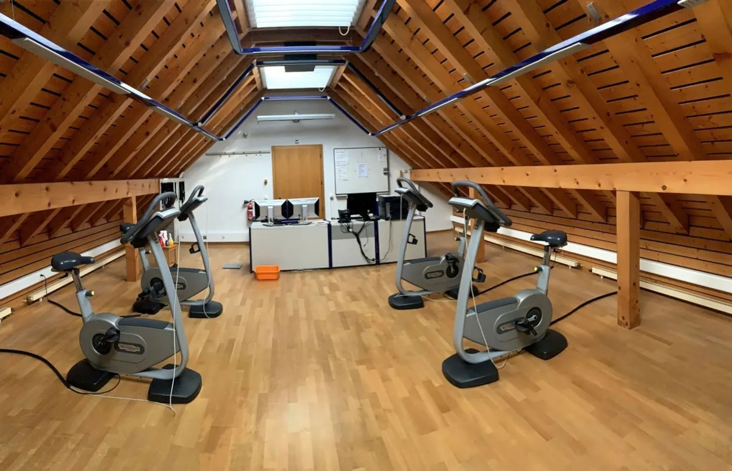 In un bellissimo parco, bel edificio di carattere, campus, fondazione 2'188 m2 a Losanna - Foto 11 di 13