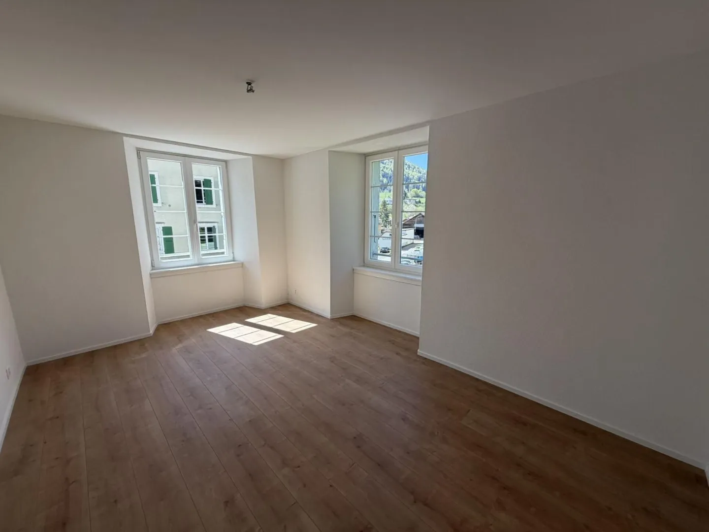 Sonvilier, bellissimo appartamento di 3 stanze, completamente NUOVO - Foto 3 di 6