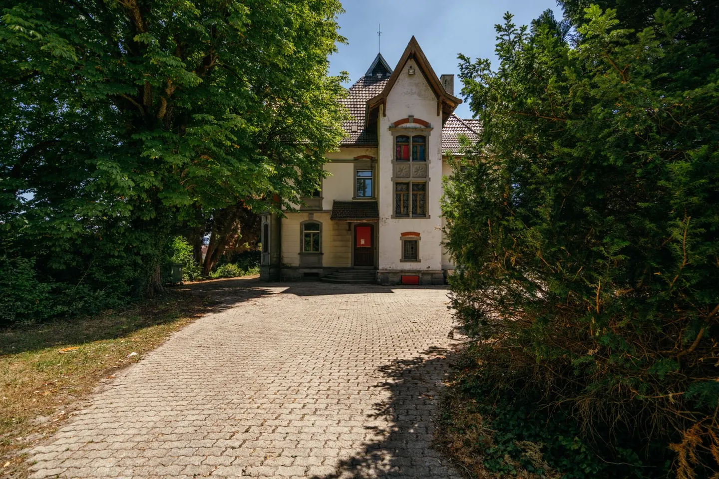 Villa Dreifuss - Where History Writes a New Chapter - Photo 2 of 19