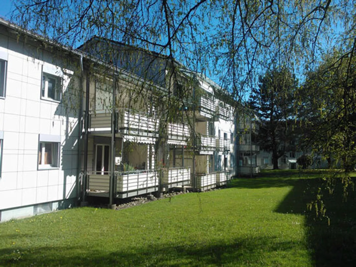 Bright apartment in a green environment - Photo 1 of 4