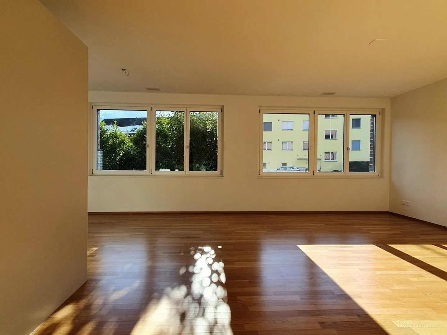 Appartamento moderno con balcone - Foto 6 di 8