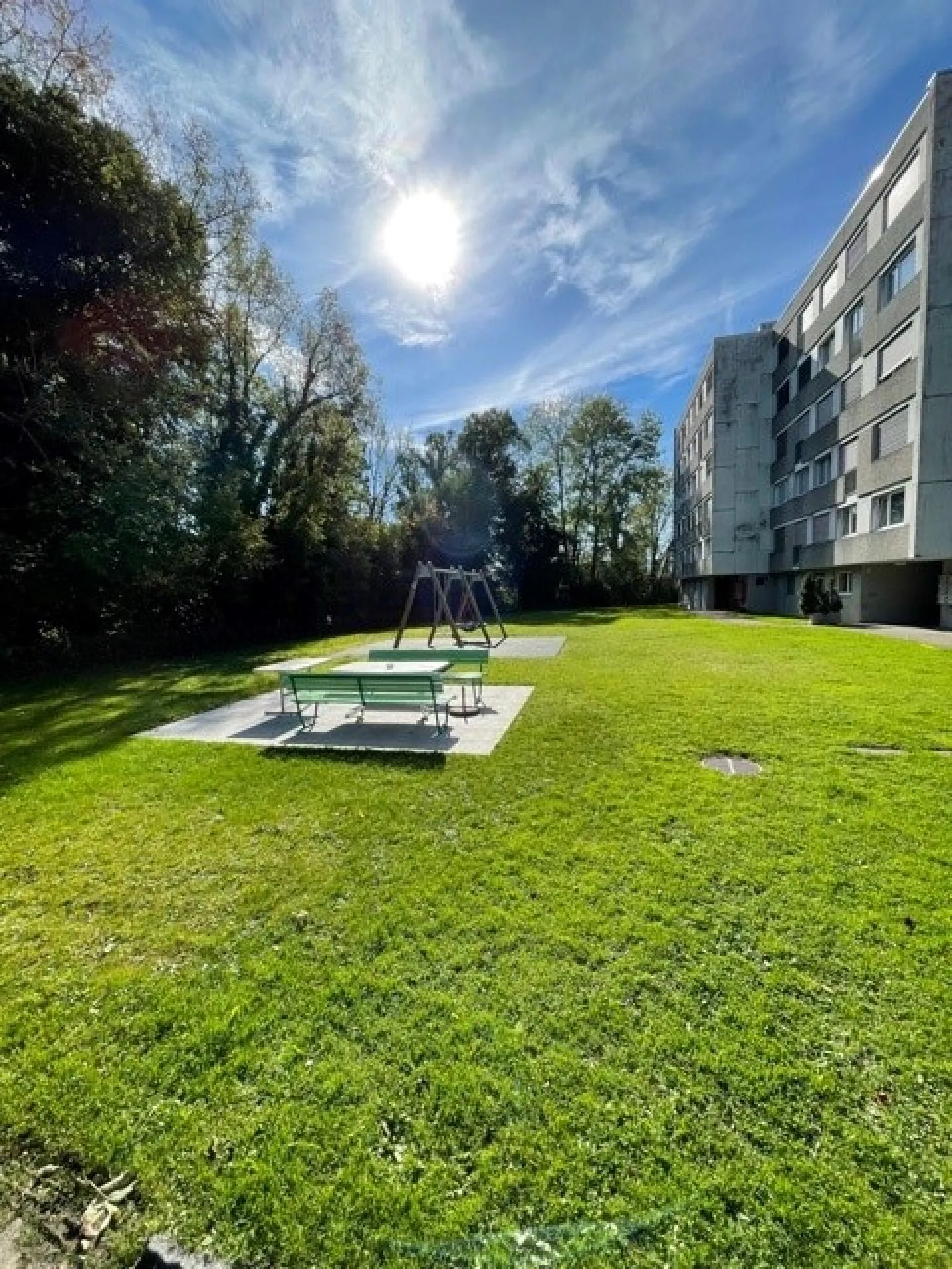 Appartamento elegante di 3.5 stanze in una posizione tranquilla con finiture di alta qualità - Foto 1 di 15