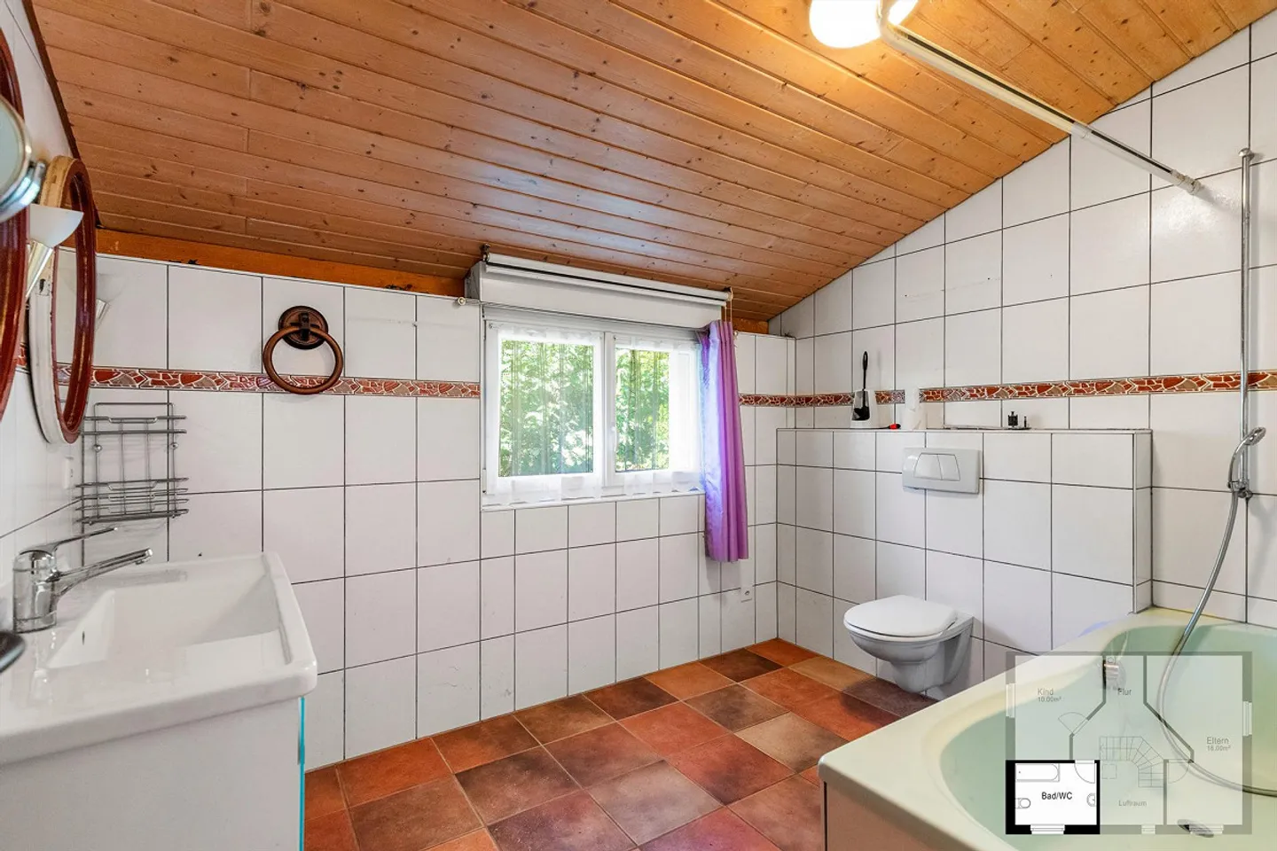 Charmantes Haus mit Scheune und Garten - Foto 18 von 24