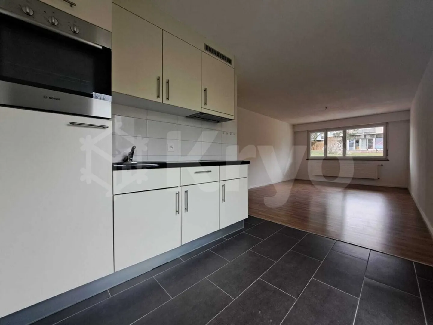 RENOVATED APARTMENT WITH TERRACE AND ELEVATOR - Photo 4 of 7