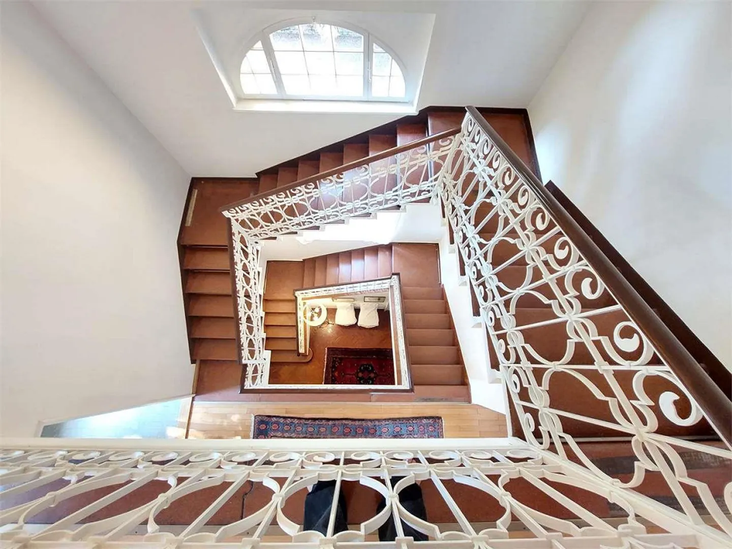 Prestigious historic villa with private park and view of Lake Lugano - Photo 6 of 8