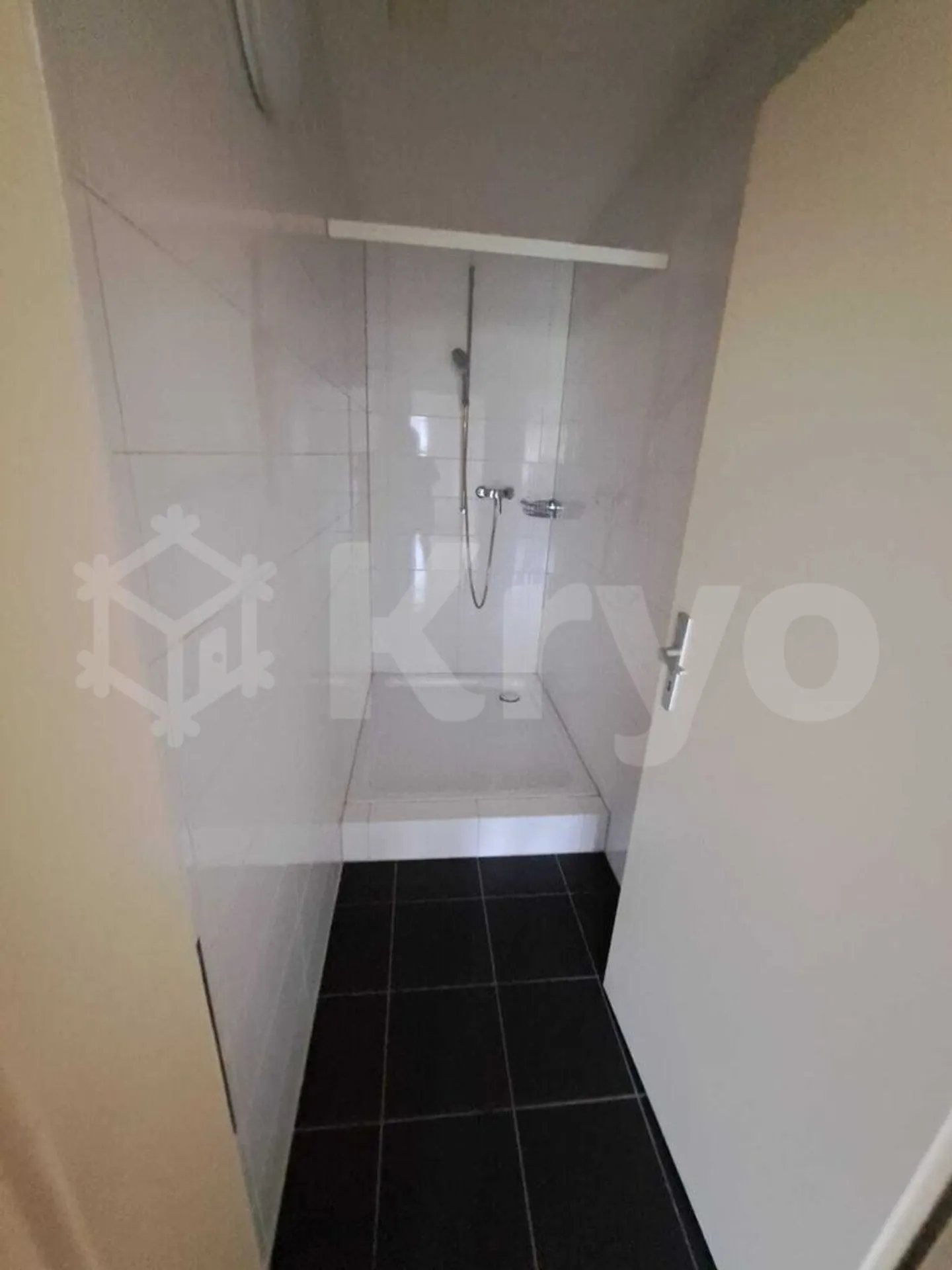 RENOVATED APARTMENT WITH TERRACE AND ELEVATOR - Photo 6 of 7