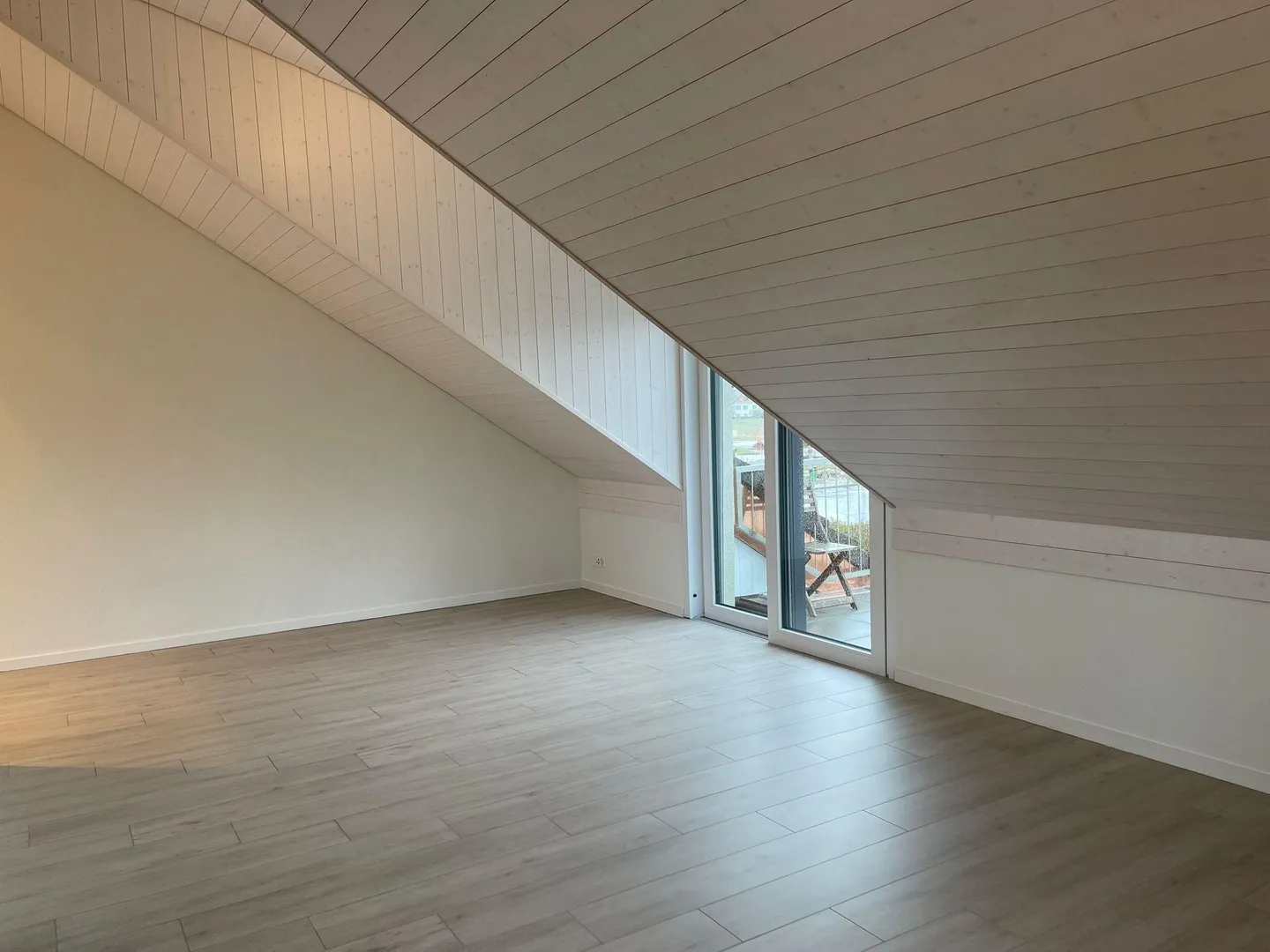 Charmant Appartement sous les Combles - Photo 2 sur 7