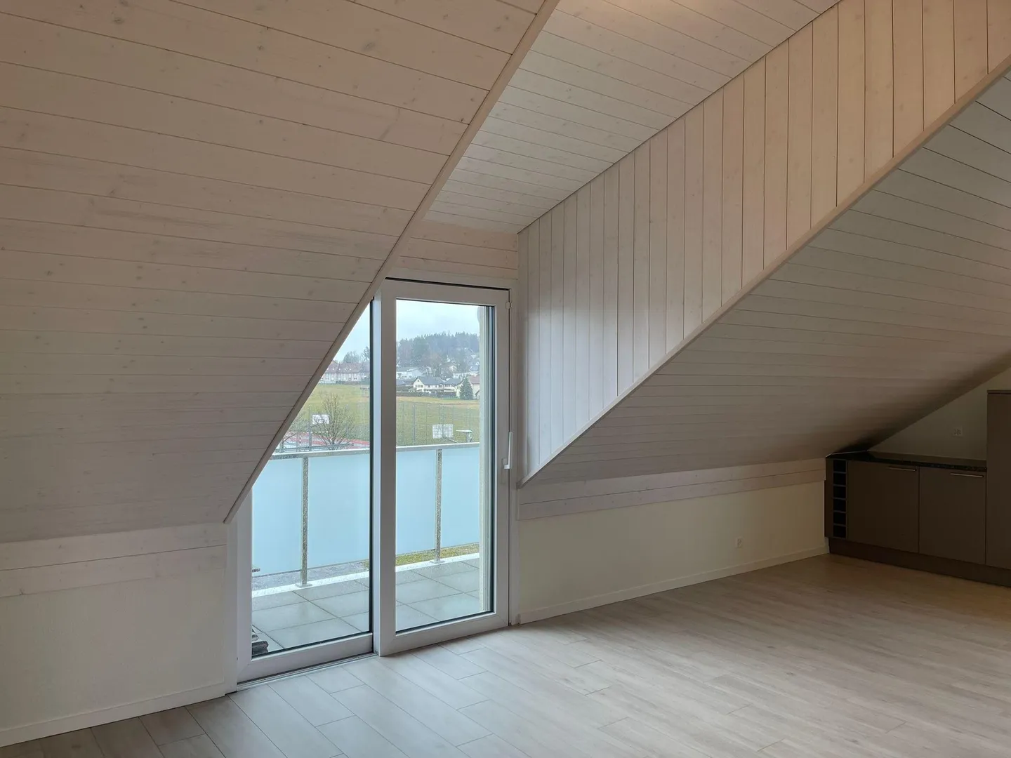 Charmant Appartement sous les Combles - Photo 3 sur 7