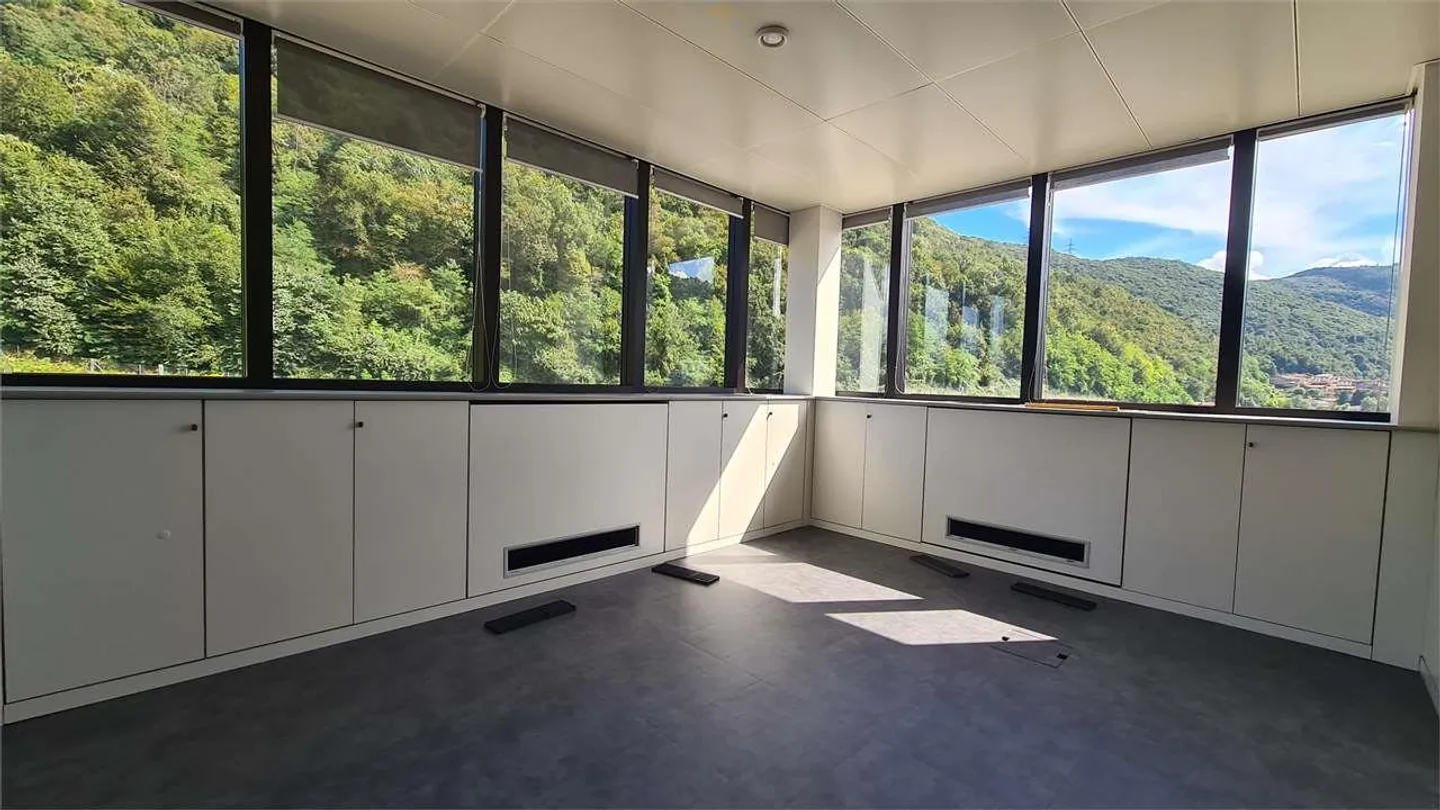LUGANO: prestigious new office in modern building - Photo 7 of 10