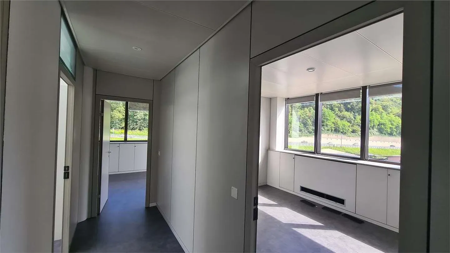 LUGANO: prestigious new office in modern building - Photo 10 of 10